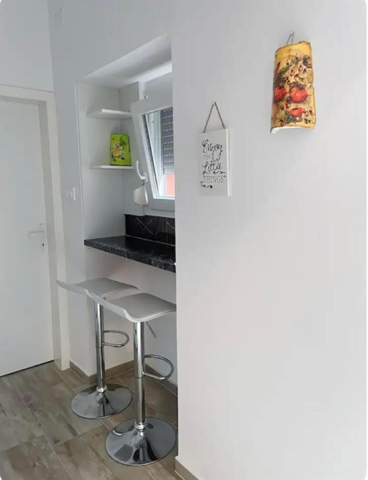 Apartment Lucija Ябланац Екстериор снимка