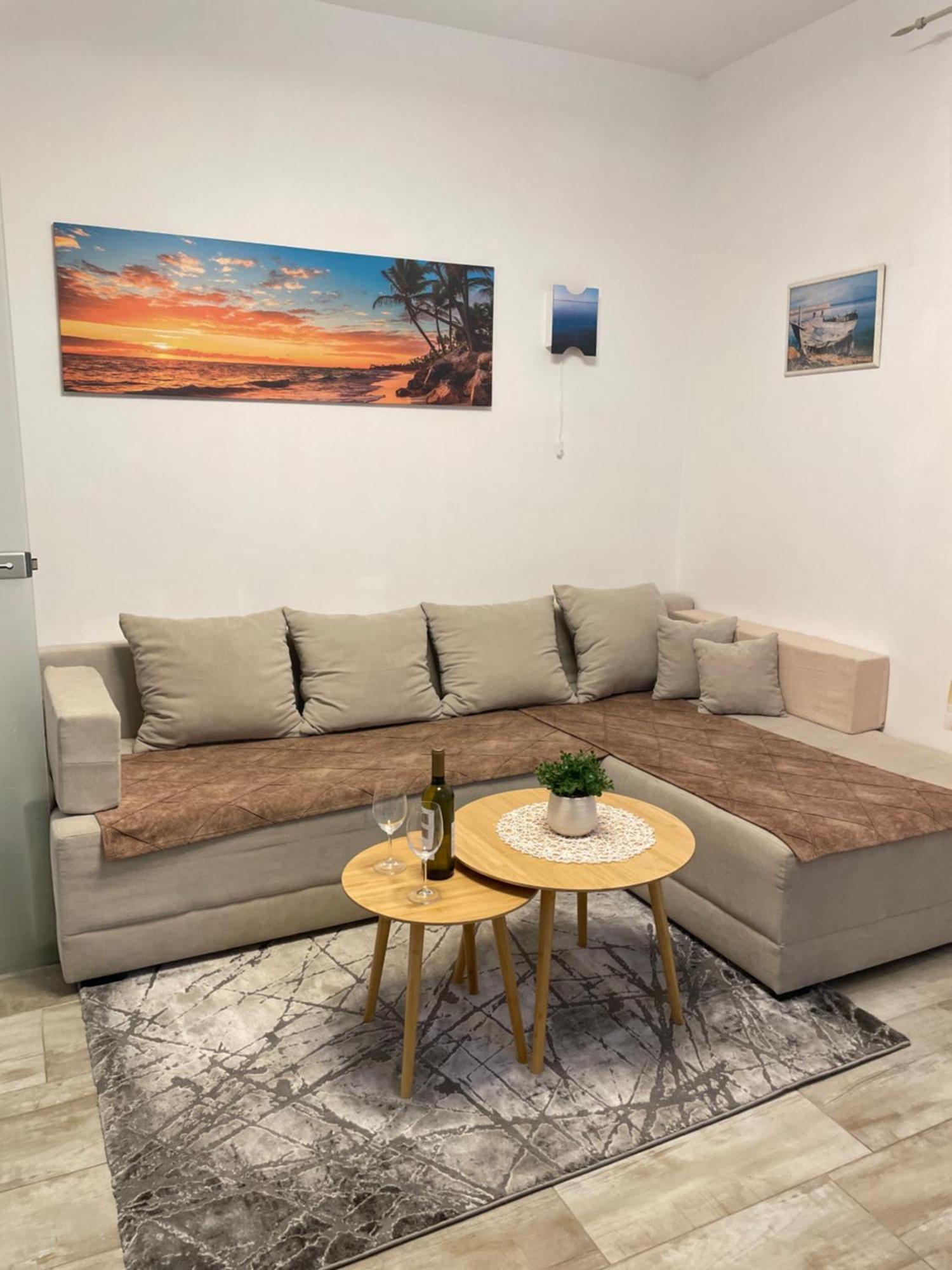 Apartment Lucija Ябланац Екстериор снимка